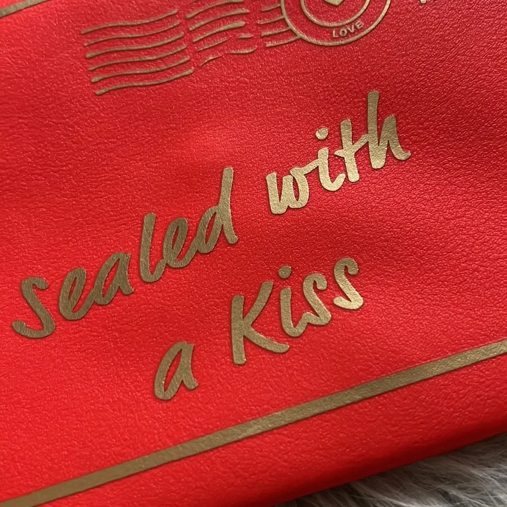 IPSY LOVE LETTER GLAM COSMETIC CLUTCH BAG